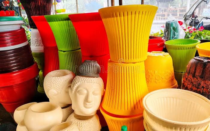 Ceramic Planters vs Plastic Planters